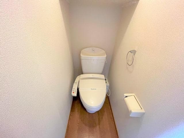 Room image 9