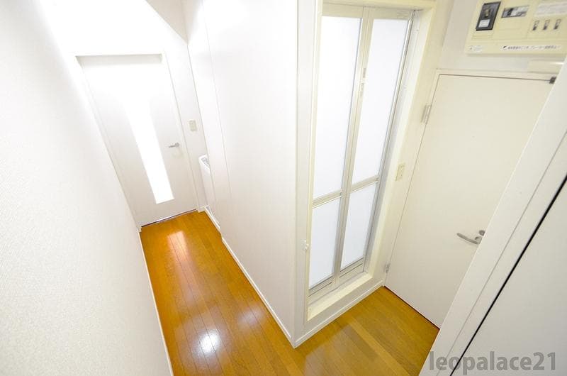 Room image 11