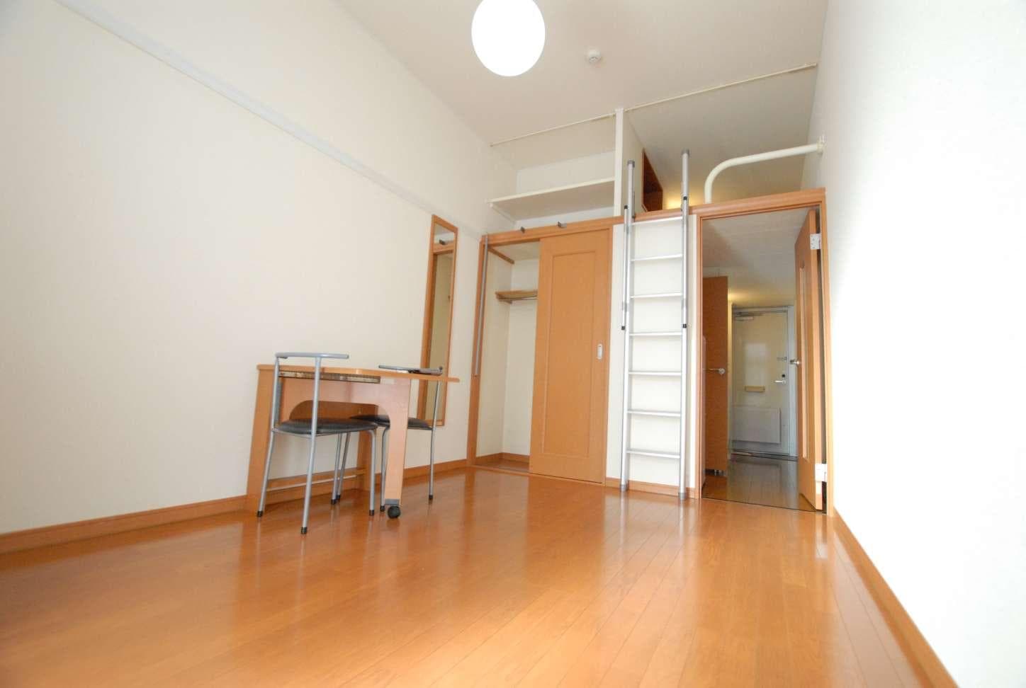 Room image 12