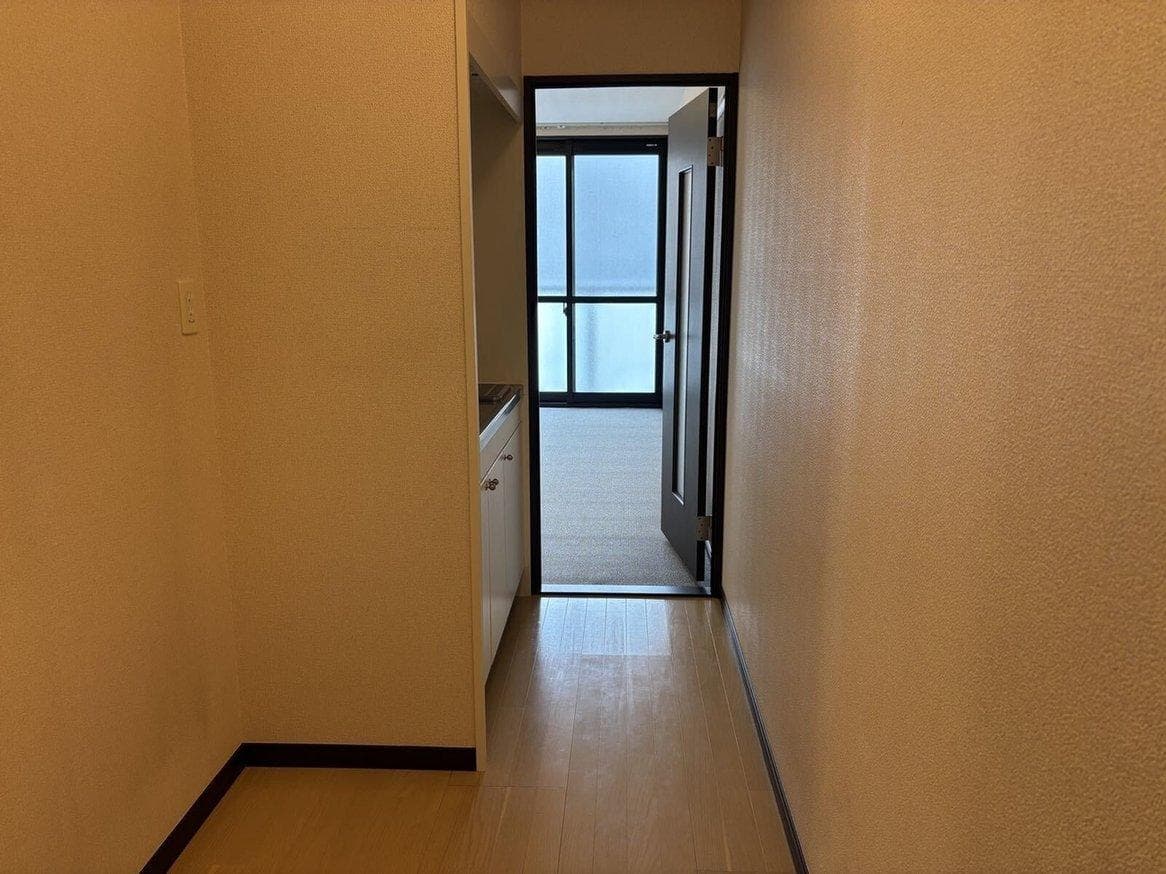 Room image 10