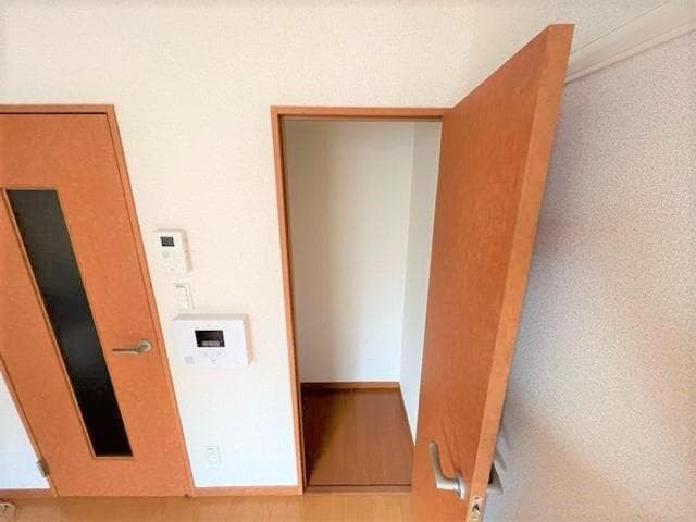 Room image 15