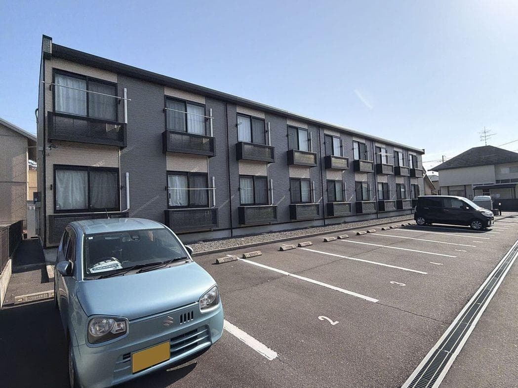 Main exterior of leopalace Shu I