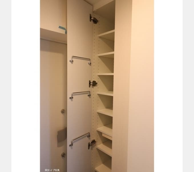 Room image 8