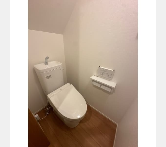 Room image 10