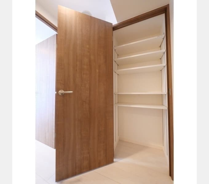 Room image 12