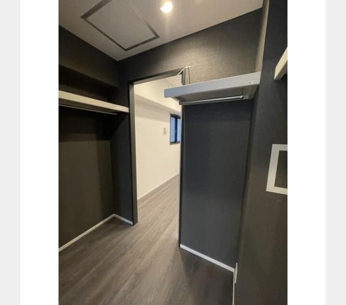 Room image 12