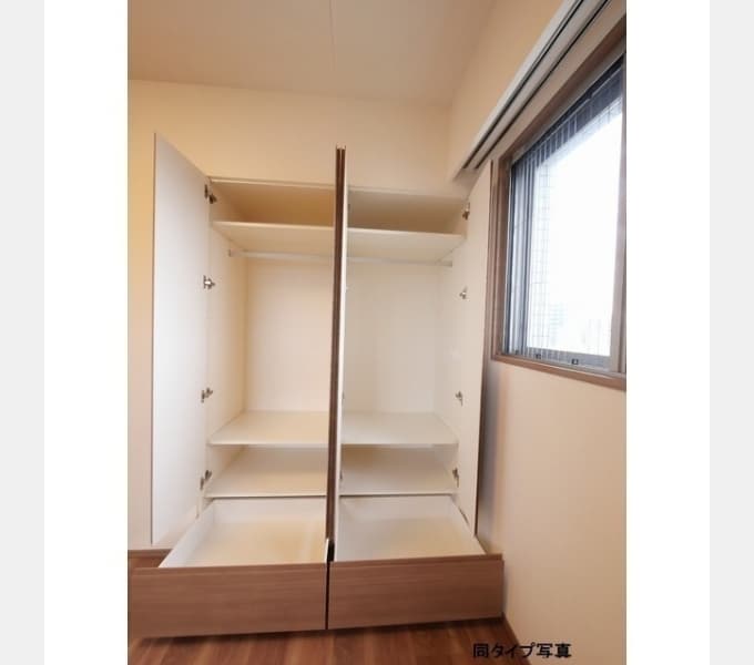 Room image 16
