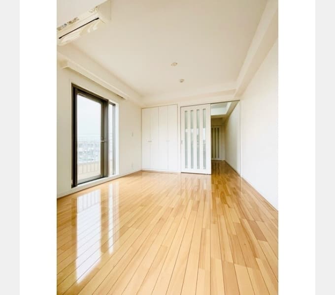 Room image 11