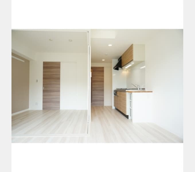 Preview interior of Dearence Takashimadai