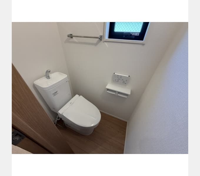 Room image 12