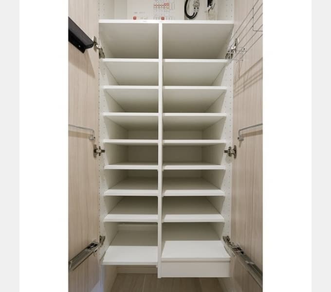 Room image 12