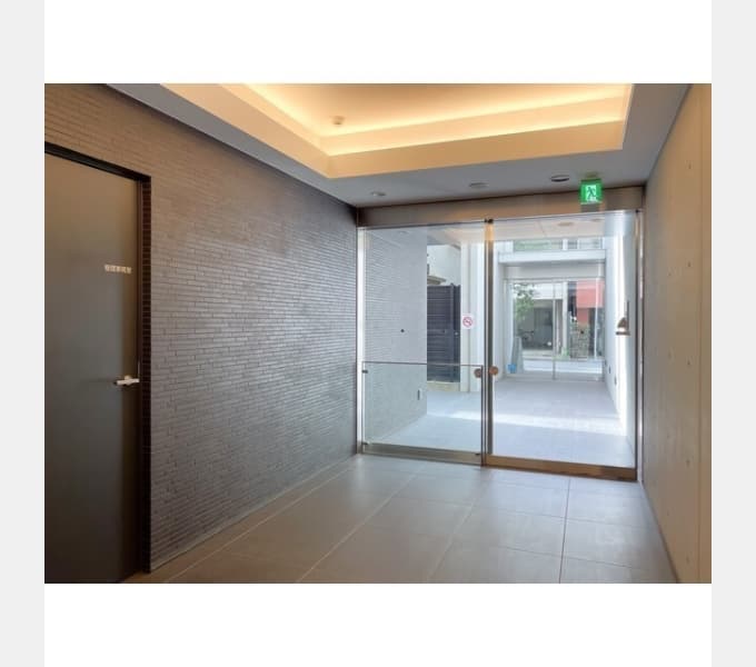Room image 8