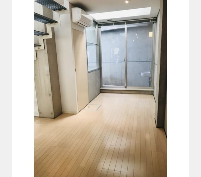 Room image 8