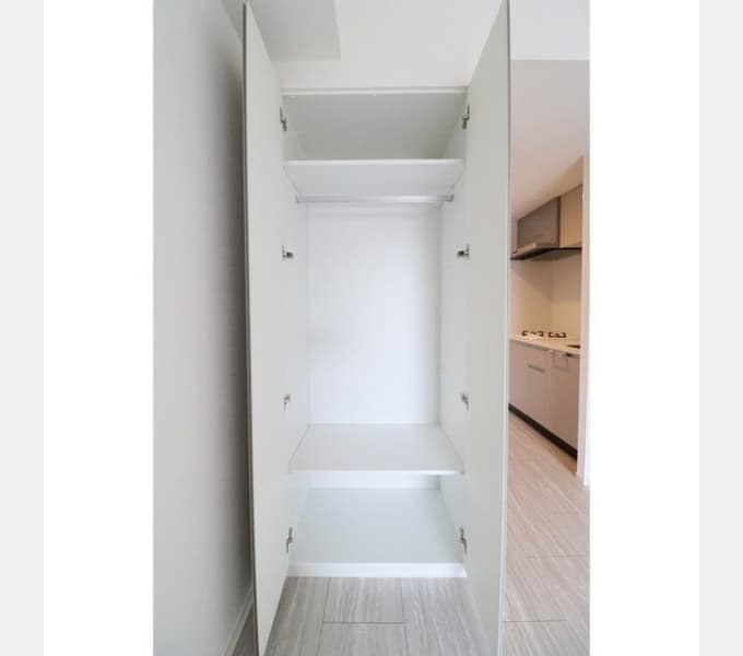 Room image 8
