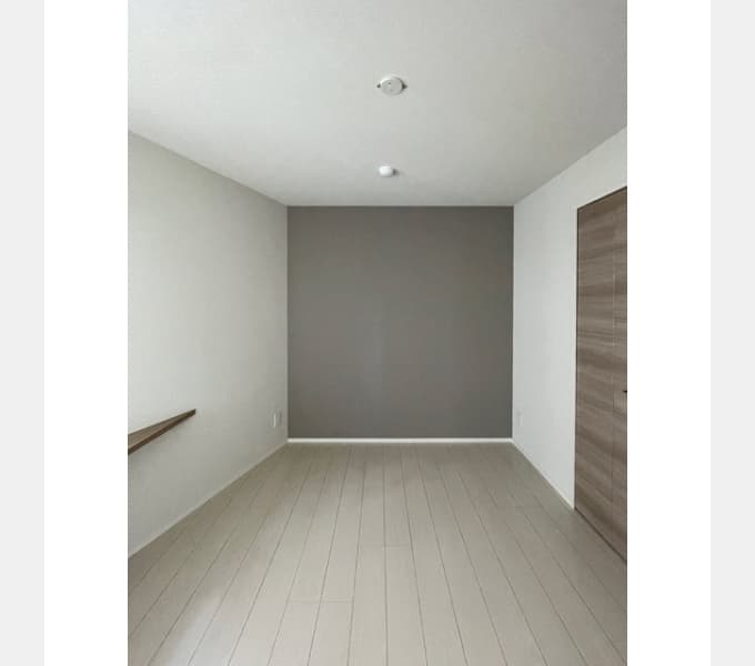 Room image 16
