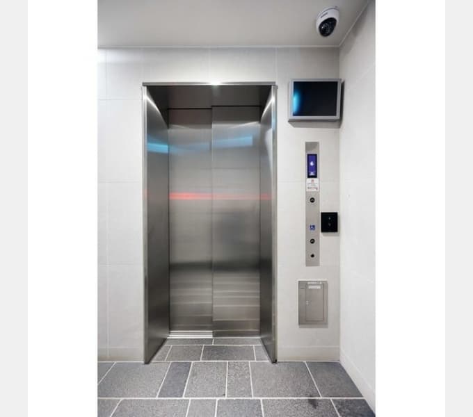 Room image 11