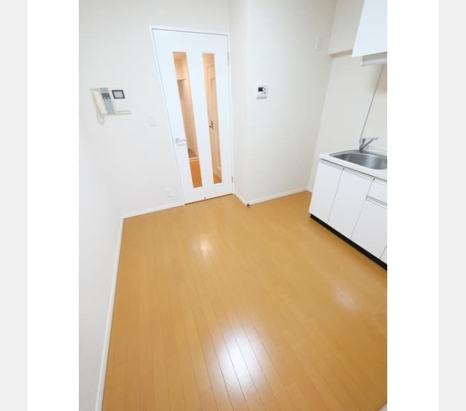 Room image 12