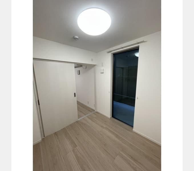 Room image 16