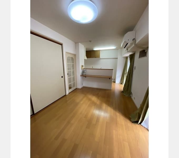 Room image 12
