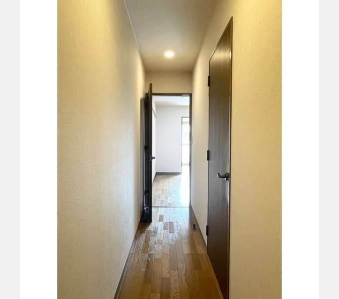 Room image 16