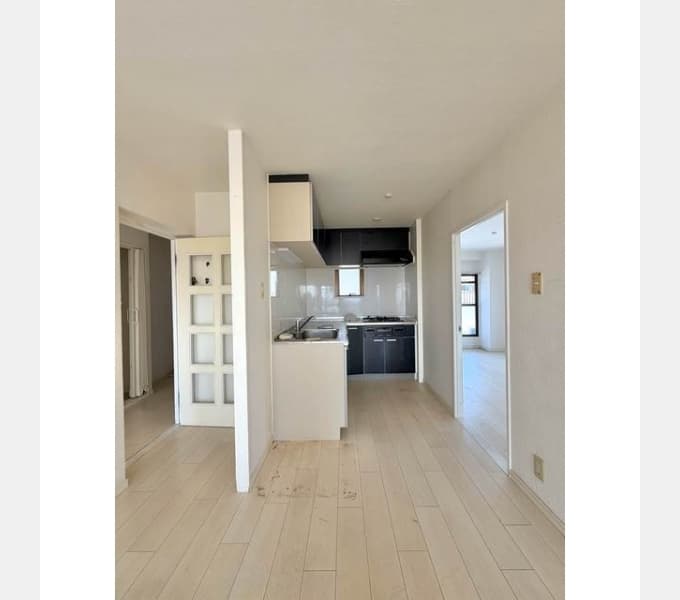 Room image 12