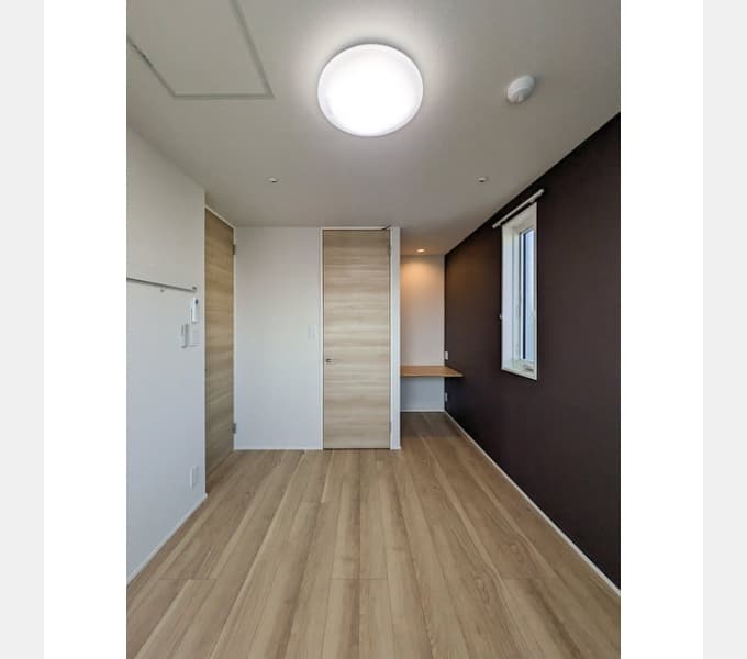 Room image 9