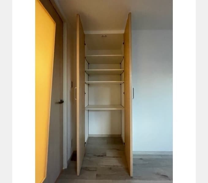 Room image 15