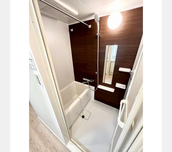 Room image 10