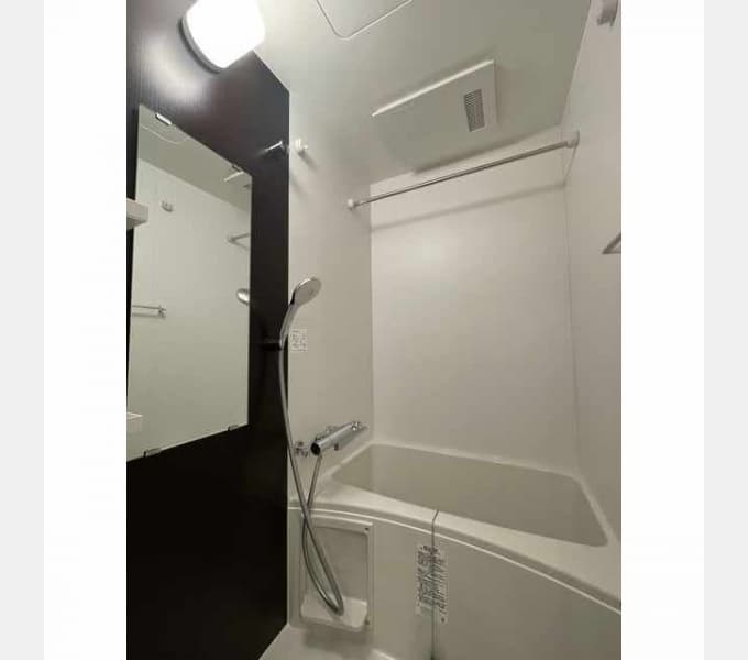 Room image 10