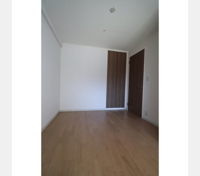 Room image 15