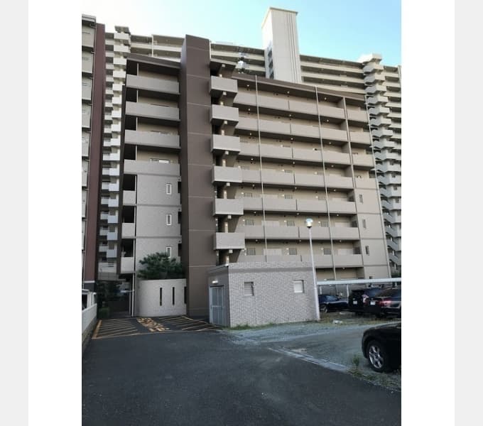 Main exterior of Sunny Court Meiwa