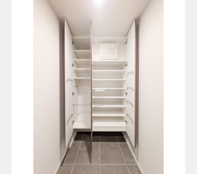 Room image 16