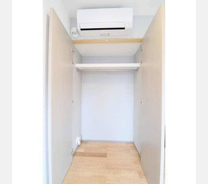 Room image 8