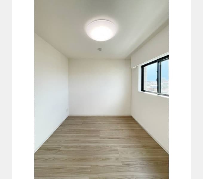 Room image 16