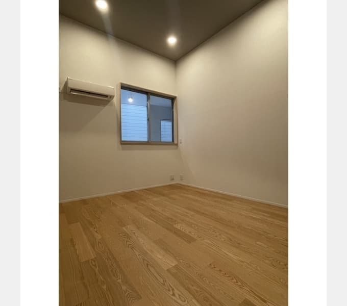 Room image 15