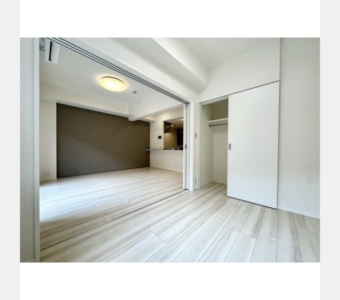Room image 15