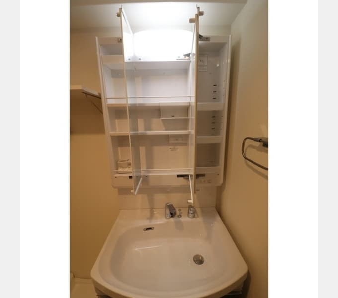Room image 16