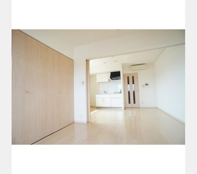 Room image 12