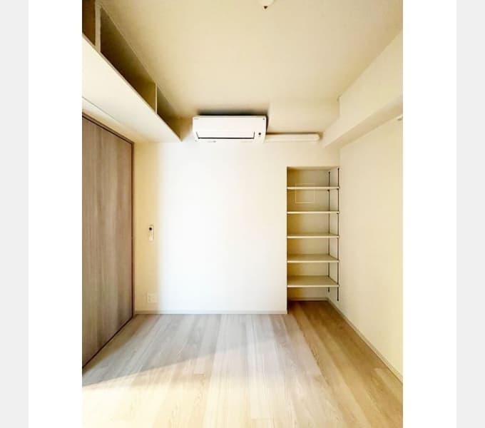 Room image 9