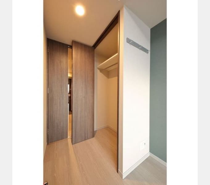 Room image 8