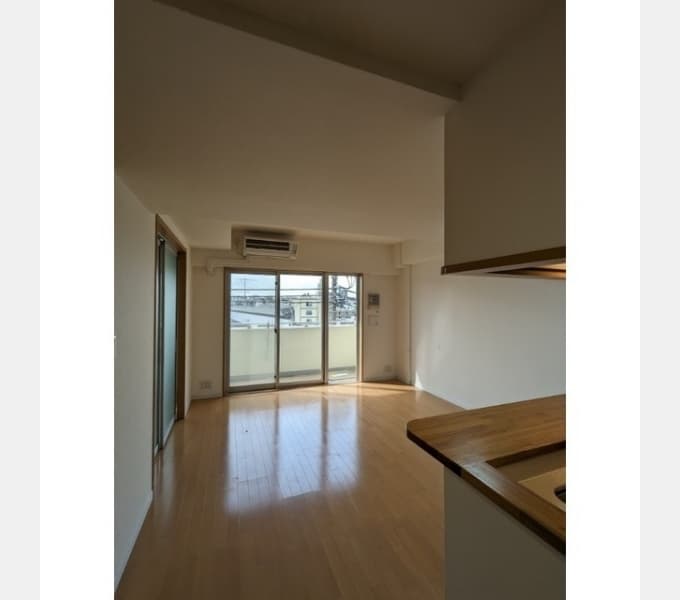Room image 9