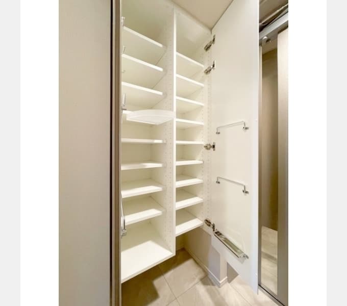 Room image 14