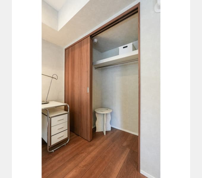 Room image 8