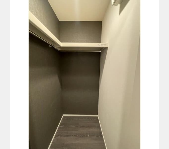 Room image 16