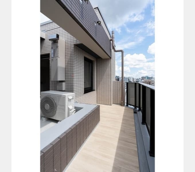 Room image 10