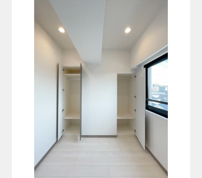 Room image 16