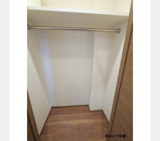 Room image 15