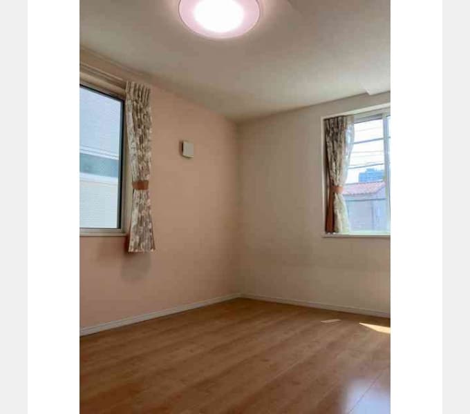Room image 8