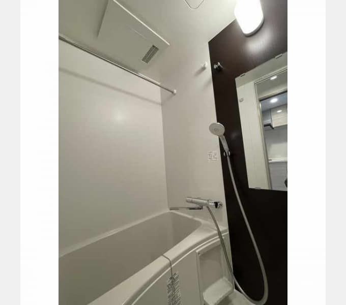 Room image 10