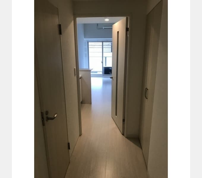 Room image 8